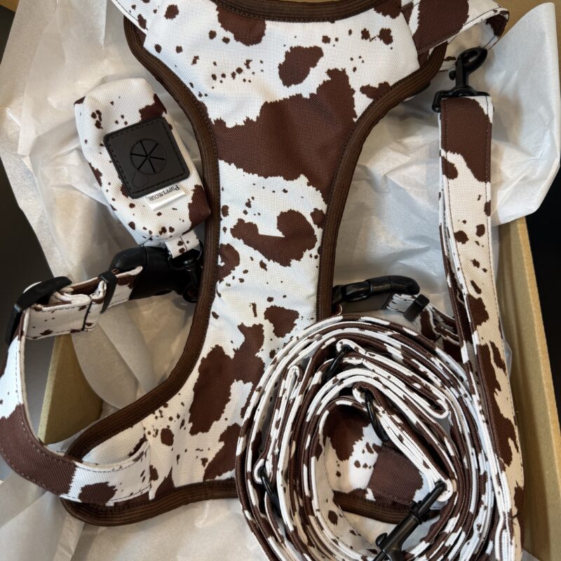 Zestaw Szelki Bezuciskowe “Puppy Cow” (L/2,5CM) + Smycz Przepinana (3m/2,5CM) + Etui na kupoworki