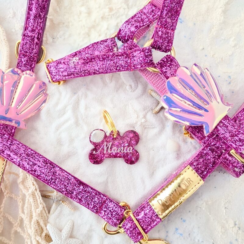 Zbliżenie na muszelkę 3D w szelkach Seashell Pink