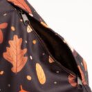 jesienna kurtka Brown Autumn z autorskim wzorem liści i szyszek