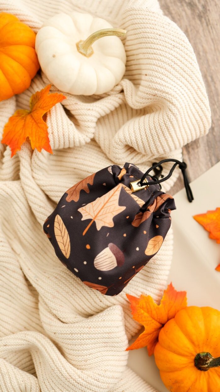 woreczek spacerowy Brown Autumn w jesienny wzór – Puppymour